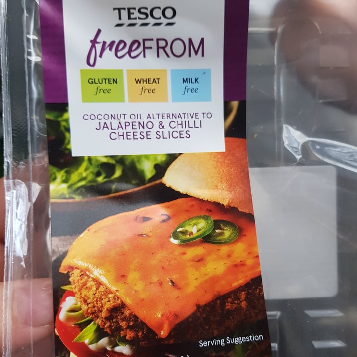 review photo of Tesco Coconut Oil Alternative To Jalapeño & Chilli Cheese Slices shared by @vegancybele on 31 Oct 2020 - review
