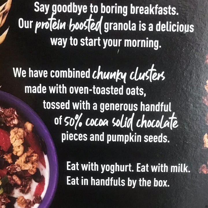 photo of Fuel 10k Chunky Chocolate Protein Boosted Granola shared by @geethaharini27 on  12 Jun 2021 - review