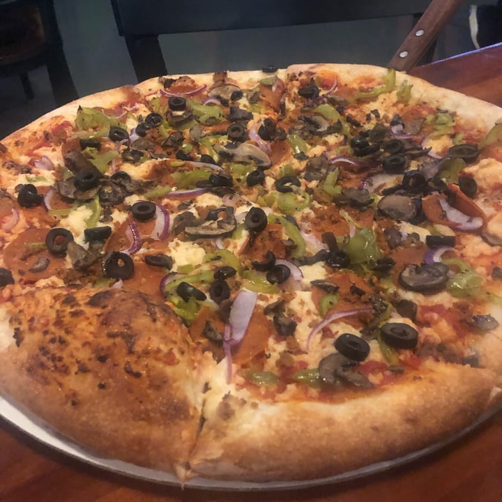 photo of Switchyard Brewing Company Supreme Pizza shared by @nisharespect on  30 Oct 2021 - review