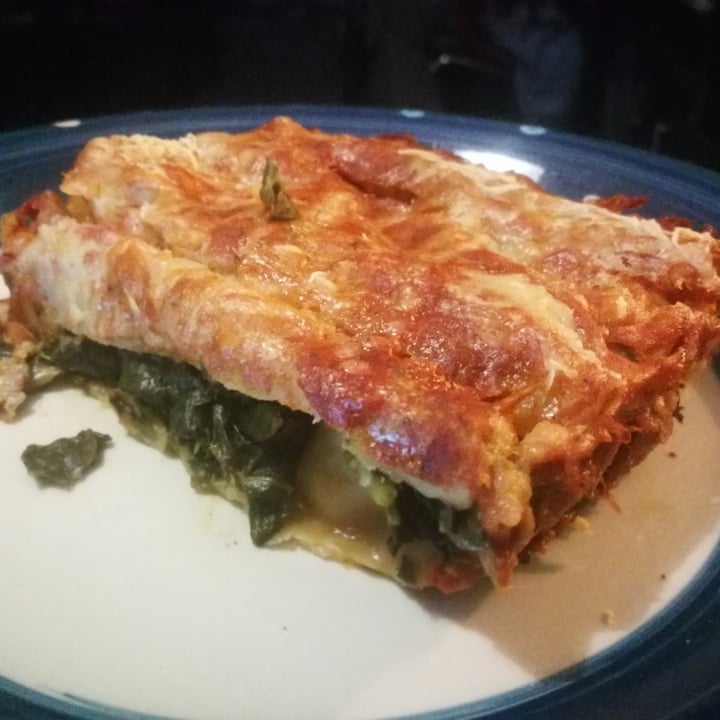 photo of Asher's Corner Cafe @ Ashers Farm Sanctuary Crumb & Get It! Spinach & Cheese Cannelloni shared by @johanjvdw on  20 Jul 2021 - review