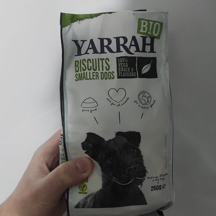photo of Yarrah Biscuits for Smaller Dogs shared by @vegansaturn on  14 Nov 2021 - review