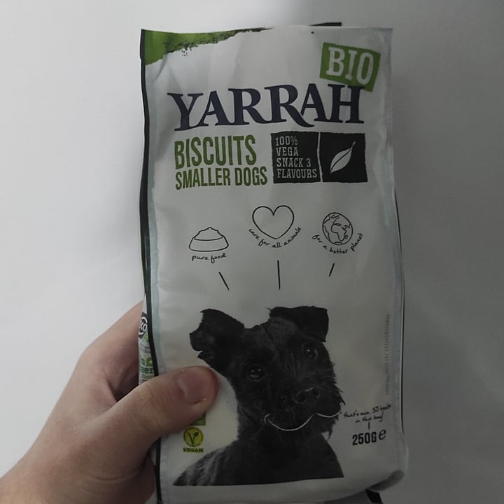 review photo of Yarrah Biscuits for Smaller Dogs shared by @vegansaturn on 14 Nov 2021 - review