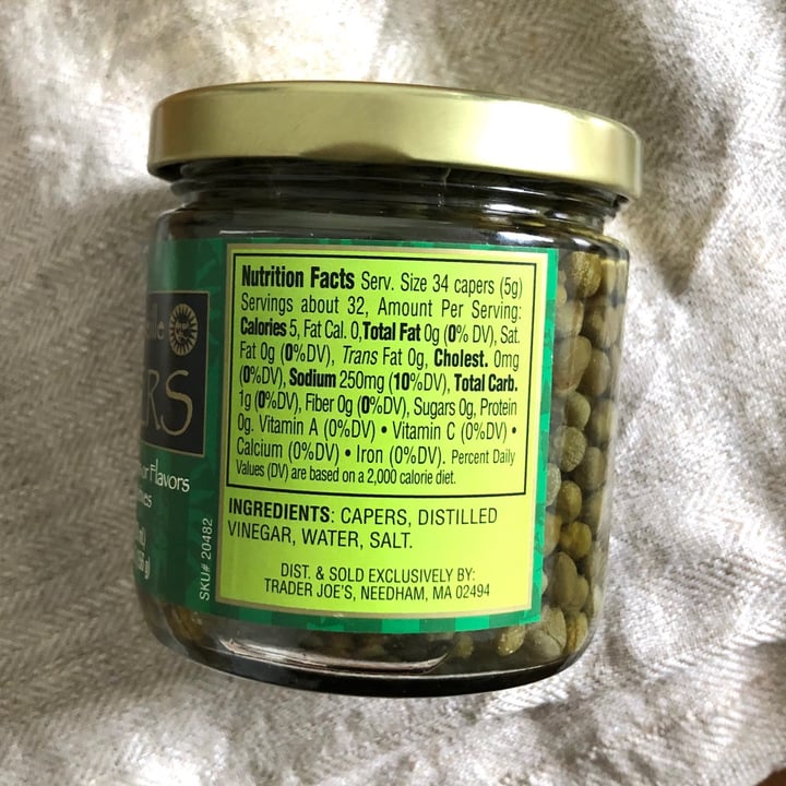 photo of Trader Joe's Nonpareille Capers shared by @aqualing on  01 Apr 2021 - review