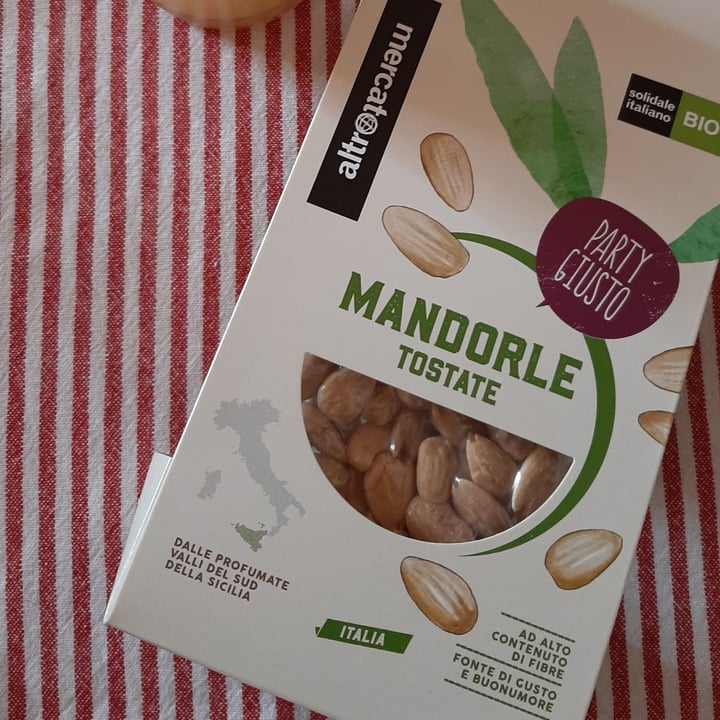 review photo of Altro mercato Mandorle tostate shared by @benedettadilauro on 15 Apr 2022 - review