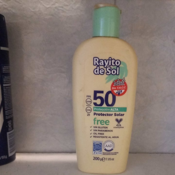 photo of Rayito de Sol Protector solar 50 shared by @luciana1984 on  02 Jun 2022 - review