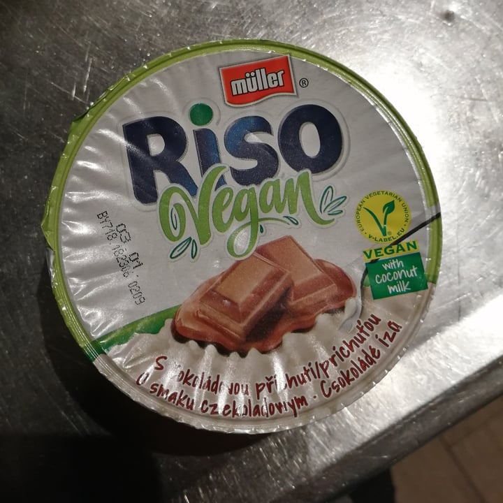 photo of Müller Riso vegan chocolate shared by @owly on  20 Dec 2021 - review