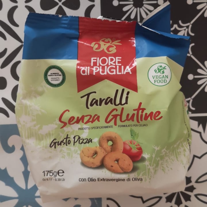 photo of Fiore di Puglia taralli senza glutine gusto pizza shared by @daxvegan on  11 Dec 2022 - review