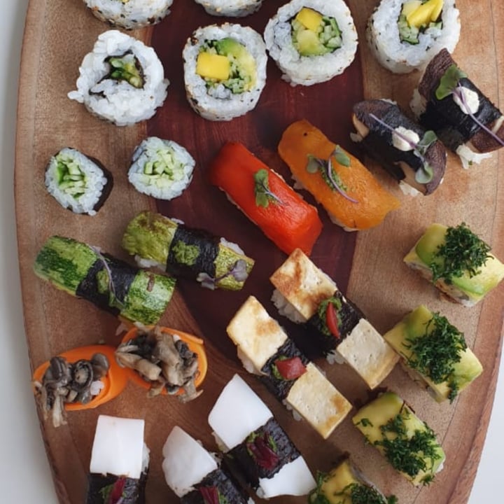 photo of Hitô Vegano Combinado De Sushis shared by @kellycb on  02 Aug 2022 - review