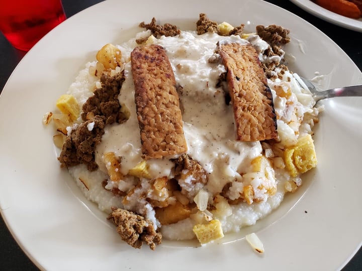 photo of Ocala Downtown Diner Smothered stuffer shared by @jessluch on  16 Apr 2020 - review