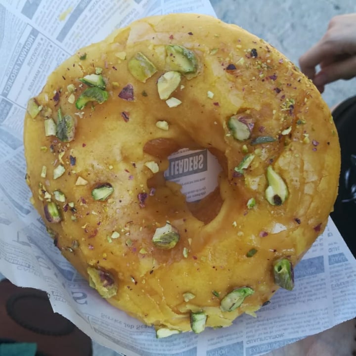 photo of VegAmazing Doughnuts Donut naranja y pistacho shared by @elebg on  29 Jul 2020 - review