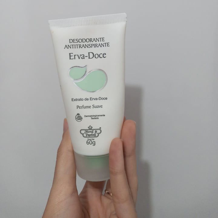 review photo of Flores & Vegetais desodorante shared by @jaqueleal on 03 May 2022 - review