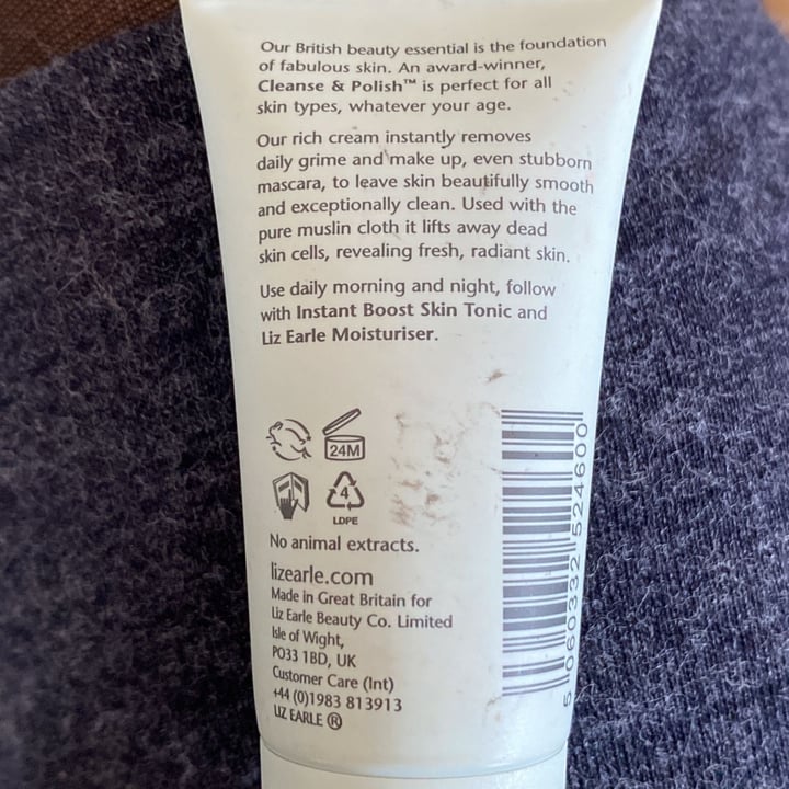 review photo of Liz Earle Cleanse and polish hot cloth cleanser shared by @miniribeiro on 17 Apr 2022 - review