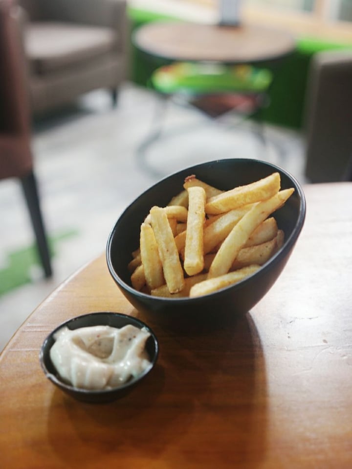 review photo of nomVnom Bistro Truffle Fries + Truffle Mayo Dip shared by @simhazel on 05 Oct 2019 - review
