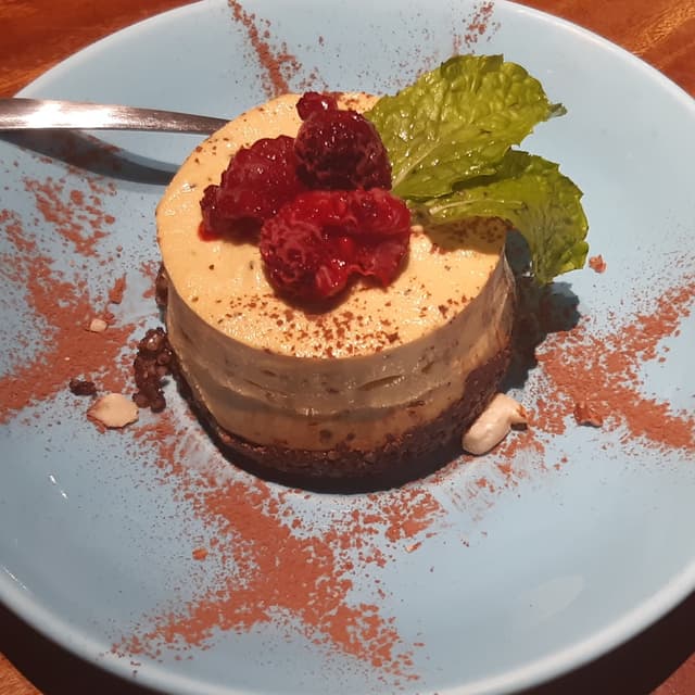 菜肴“Mango and Passion Fruit Cake”的照片