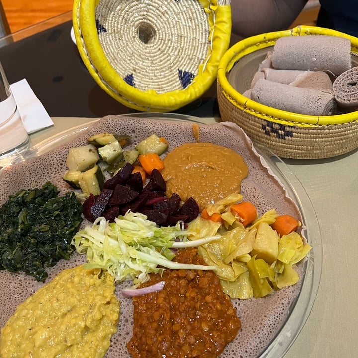 review photo of Queen of Sheba Restaurant Vegan combination- Includes Variety of Queen’s Veggies, Missir Wott, Missir Alecha, Shiro, Yataklet Alitcha, Gomen, and Queens Garden. shared by @deartaratran on 15 Apr 2022 - review