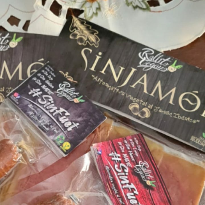 photo of Rollito Vegano Sin jamón shared by @codyveg on  06 Dec 2021 - review