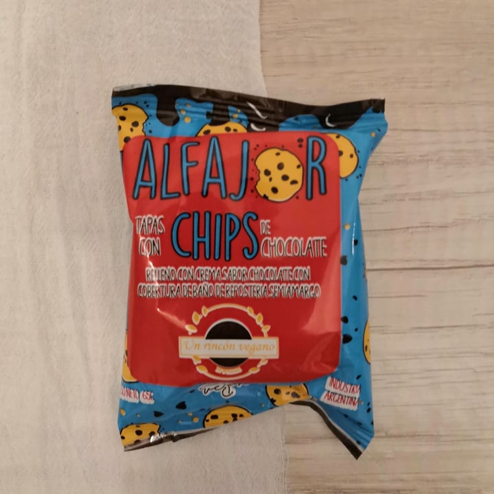 photo of Un Rincón Vegano Alfajor Chips shared by @vivegan on  09 Mar 2022 - review