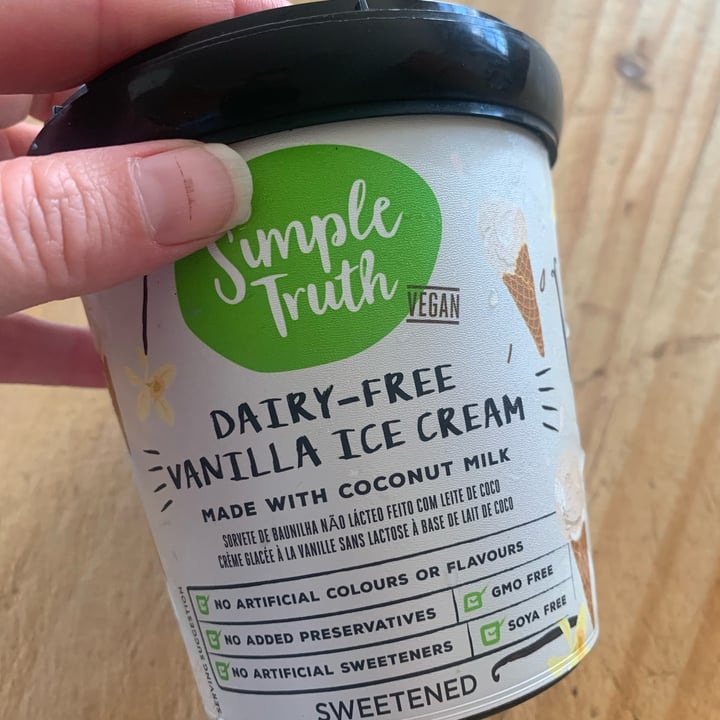 photo of Simple Truth Dairy free Vanilla Ice Cream shared by @clairedupreez on  03 Jan 2022 - review