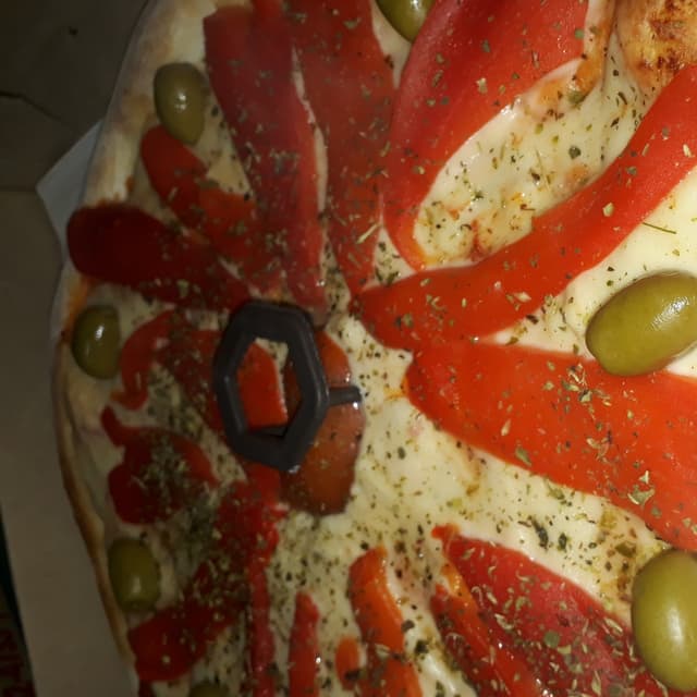 菜肴“Pizza con morrones”的照片