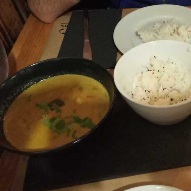 Foto do prato “Curry De Verduras Con Arroz Jazmín”