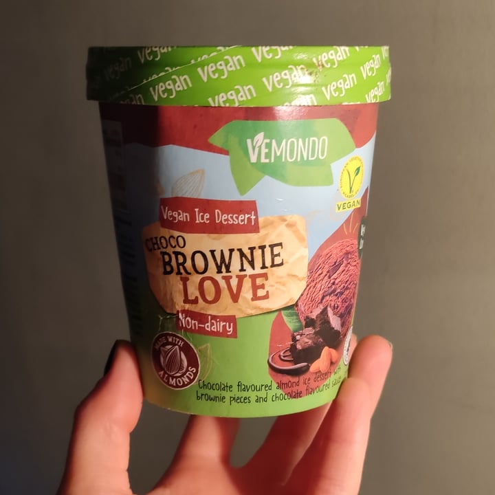 photo of Vemondo Vegan Choco Brownie Love shared by @elgaeagle on  12 Aug 2022 - review