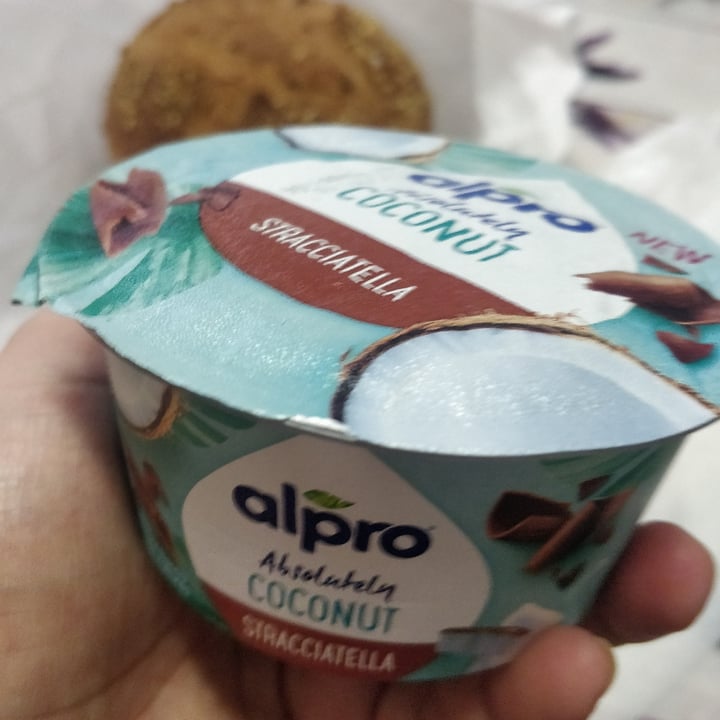 review photo of Alpro Absolutely Coconut STRACCIATELLA shared by @thankxdiary on 30 May 2022 - review