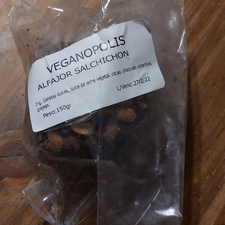 photo of veganopolis Alfajor salchichón shared by @mikaeladinuto on  16 Feb 2022 - review