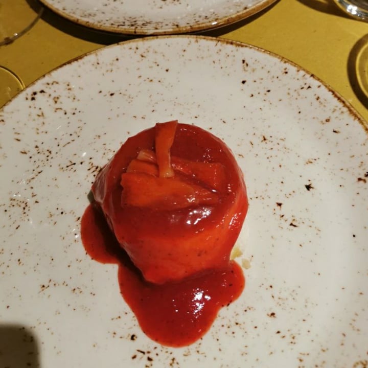 photo of Il Rovescio cheesecake alle fragole shared by @adry7cf on  02 Jun 2022 - review