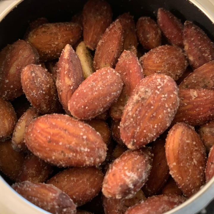 photo of Blue Diamond Sweet Thai Chili Almonds shared by @jeremytheape on  17 Aug 2022 - review