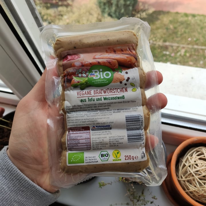 photo of dmBio Vegane Bratwürstchen shared by @yminkov on  04 Apr 2022 - review