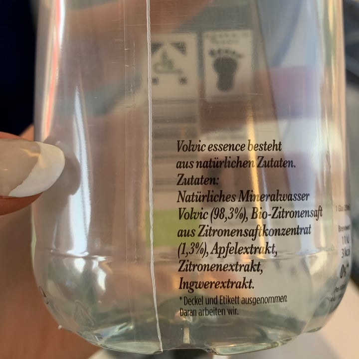 review photo of Volvic Volvic essence Apfel-Zitrone shared by @veggiegoesvegan on 09 Sep 2021 - review