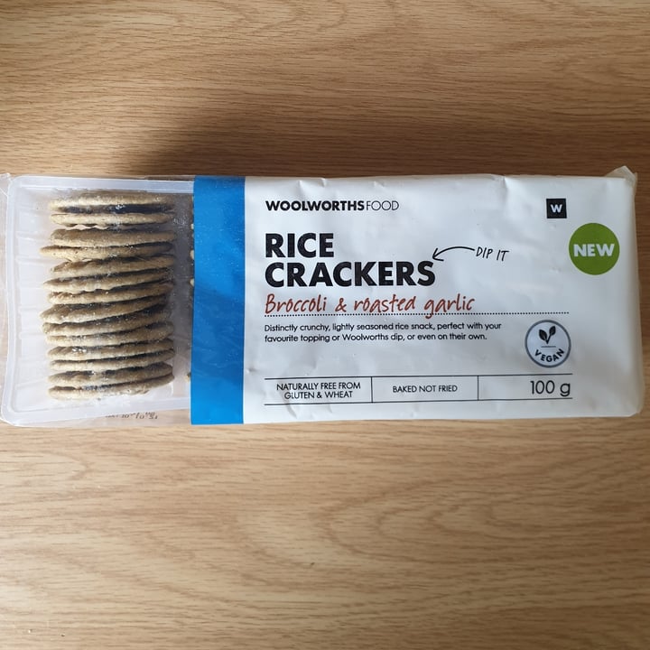 review photo of Woolworths Food Broccoli and garlic rice crackers shared by @caspermilly45 on 29 Aug 2021 - review