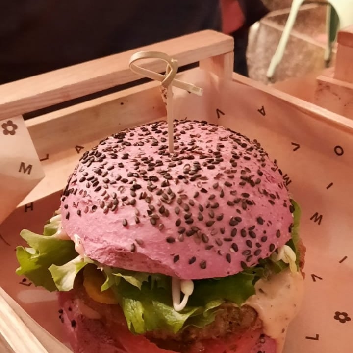 photo of Flower Burger Cherry Bomb shared by @m4nfr3 on  03 Apr 2022 - review