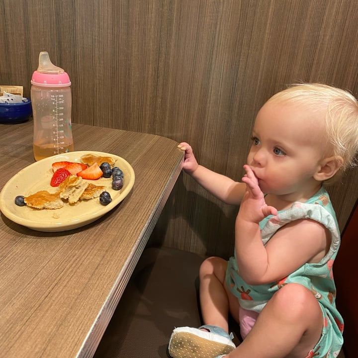 review photo of Snooze an AM Eatery Vegan Pancakes shared by @summerd on 03 Aug 2022 - review