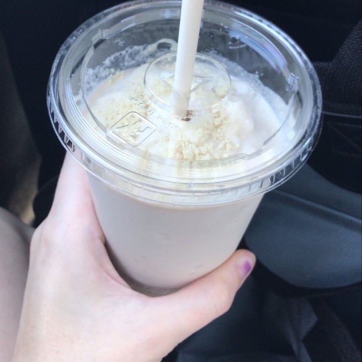 photo of EARTH Plant Based Cuisine Sugar Cookie Shake shared by @serenaraquel on  16 Aug 2020 - review
