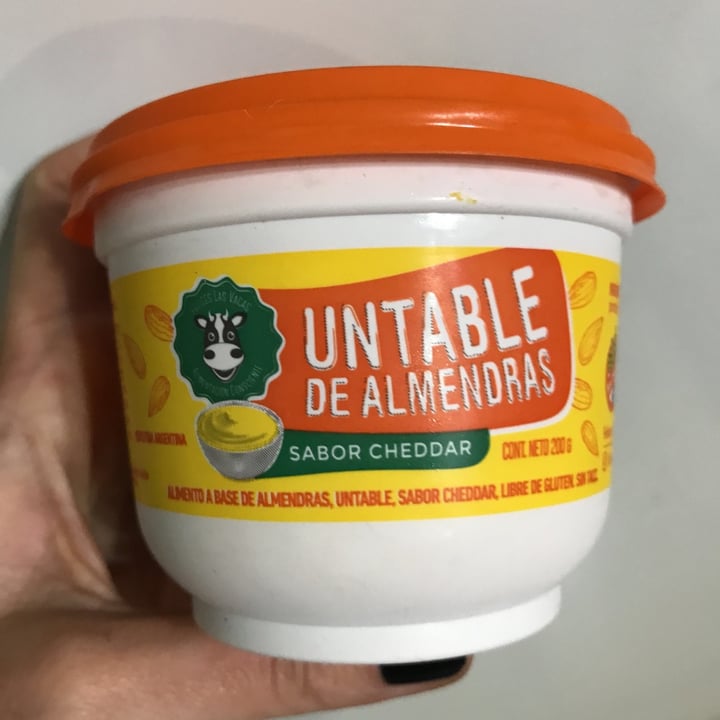 photo of Felices Las Vacas Untable de Almendras Sabor Cheddar shared by @candelacopes on  20 May 2021 - review