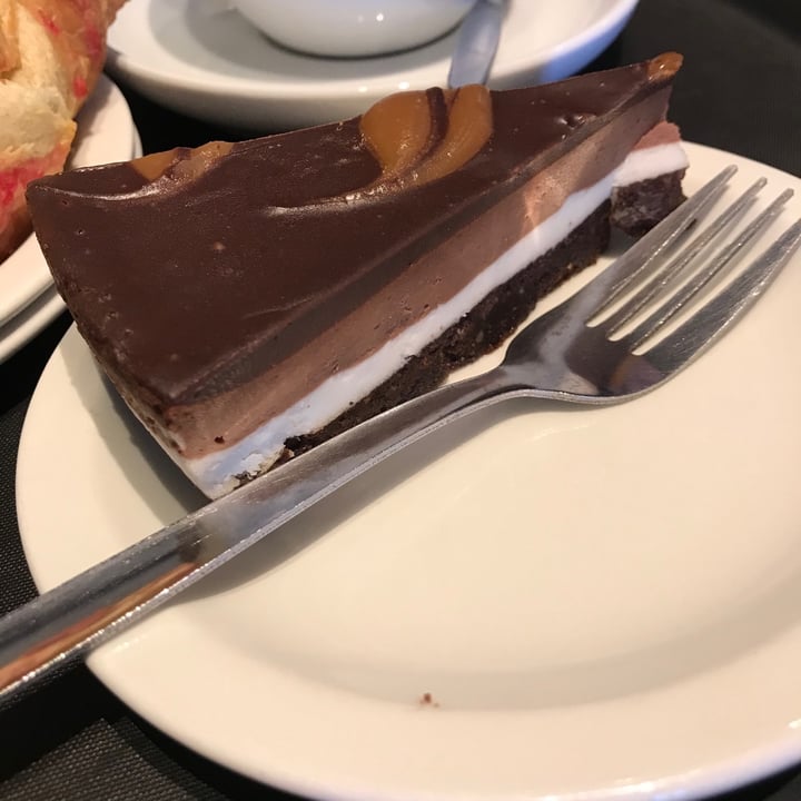 photo of Caffè Nero Salted Caramel And Chocolate Vegan Cheesecake shared by @benji on  01 Feb 2020 - review