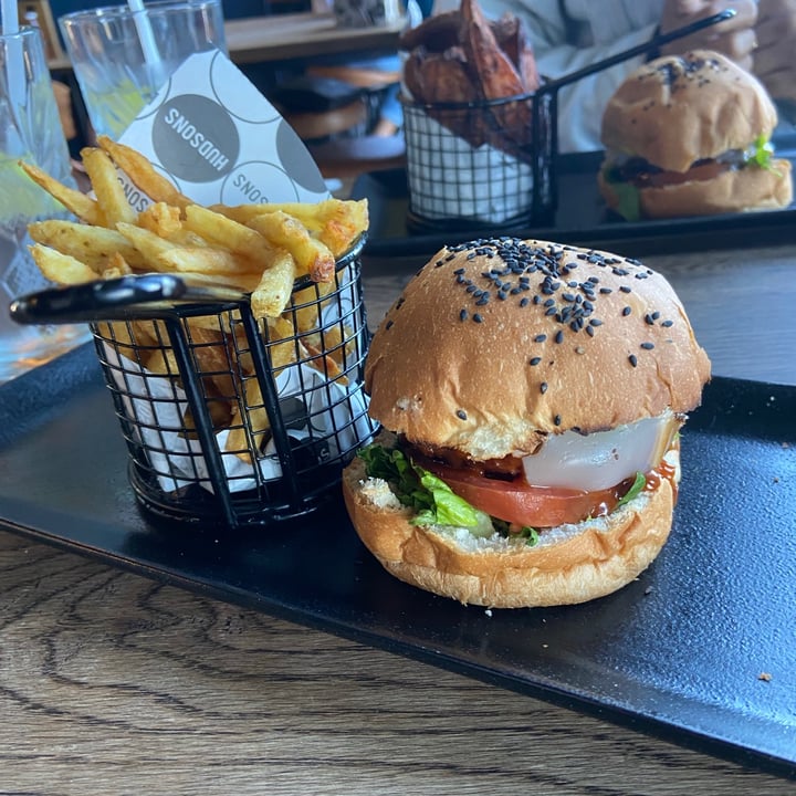 review photo of Hudsons, The Burger Joint (Muizenberg) Houdini burger shared by @sagittariuskitty on 01 Aug 2021 - review