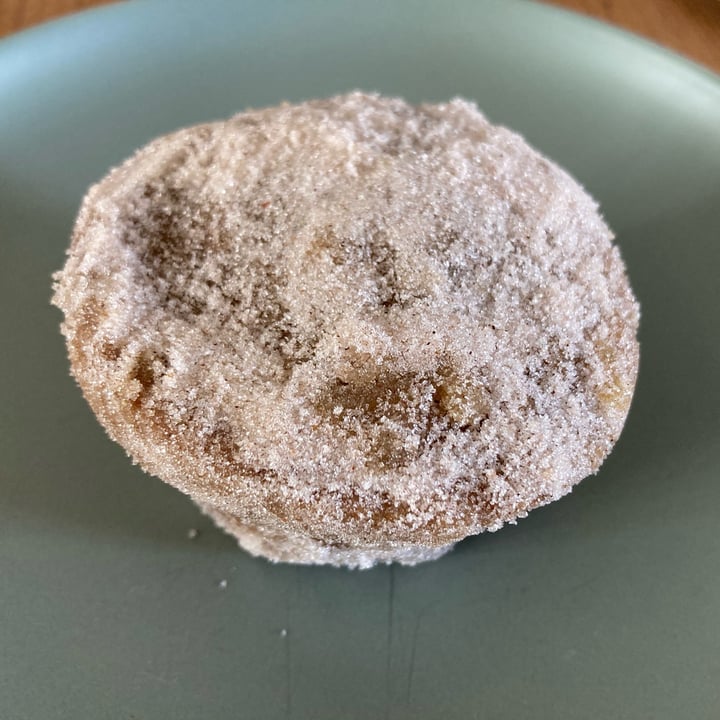 photo of Roots Lounge Bude Cinnamon & Chai Doughnut Muffin. shared by @hollya113 on  27 May 2022 - review