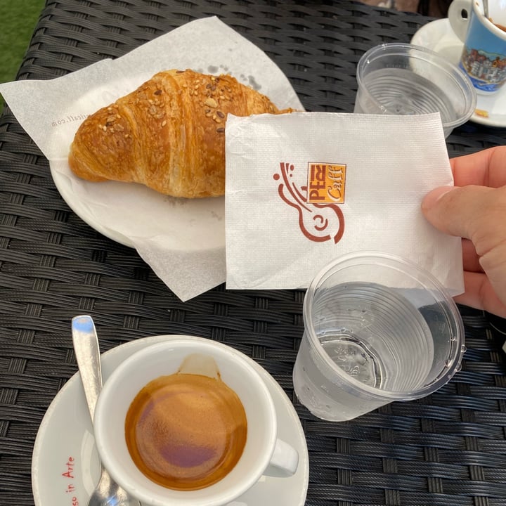 review photo of Bar Caffettiamo in Questura f.lli Giordano cornetto alla marmellata di arance shared by @turipapale on 08 Sep 2022 - review