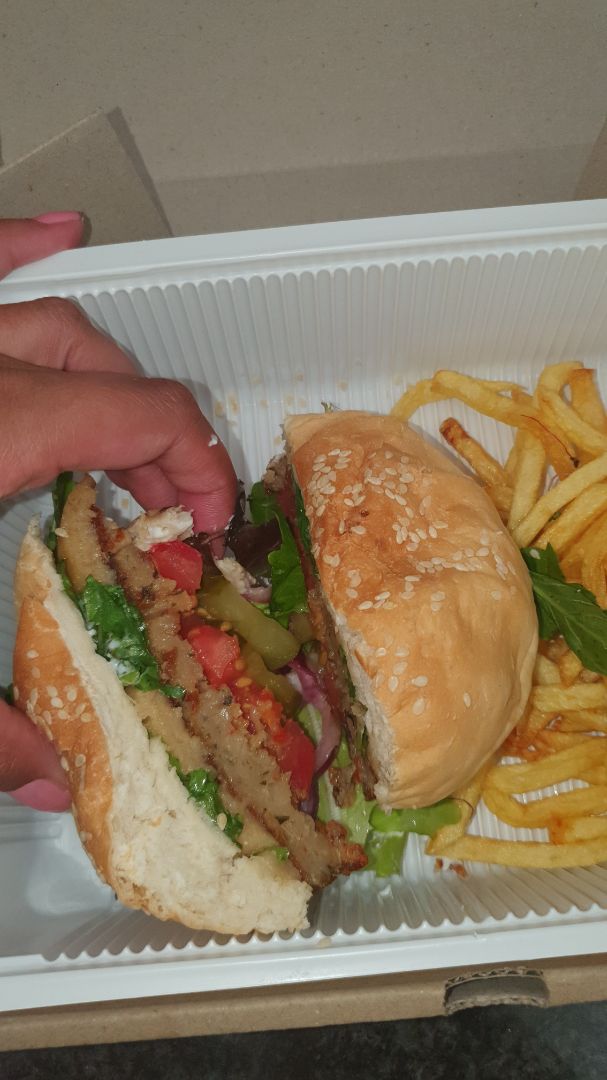 photo of Jacksons Real Food Market Kyalami Corner Upper Level Meraki Burger shared by @sunshineyum on  02 Feb 2020 - review