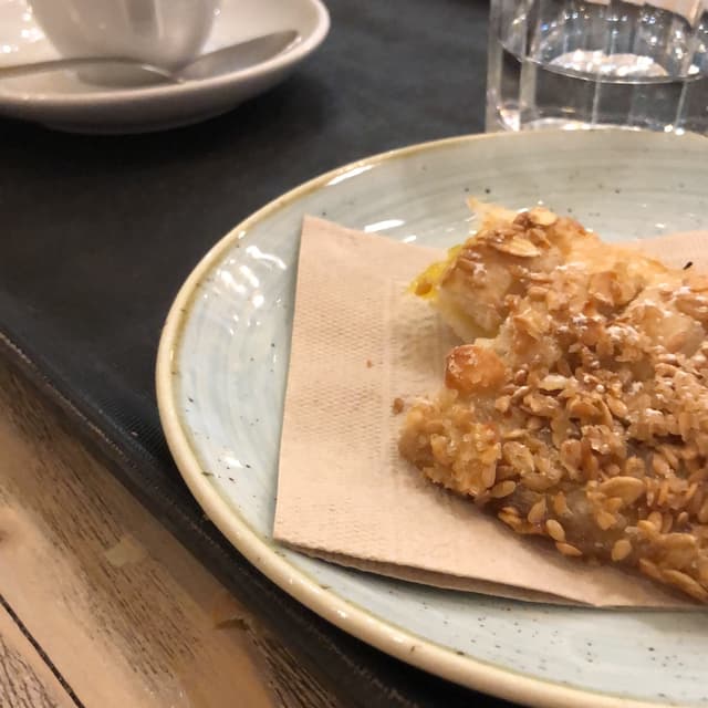 菜肴“Fagottino Vegano Crema E Mandorle”的照片