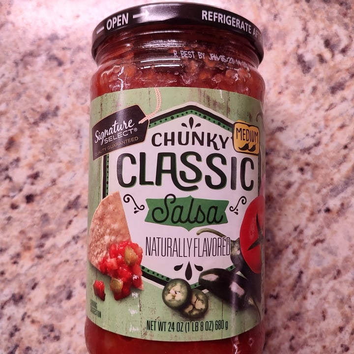 review photo of Signature Select Classic Chunky Salsa shared by @ccash529 on 30 May 2022 - review