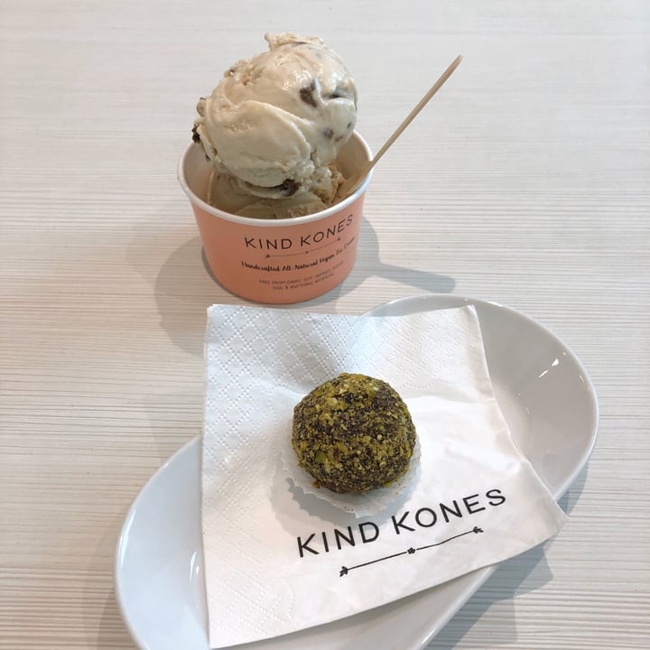 photo of Kind Kones Gingerbread cookie shared by @katherinegloria on  01 Jan 2020 - review