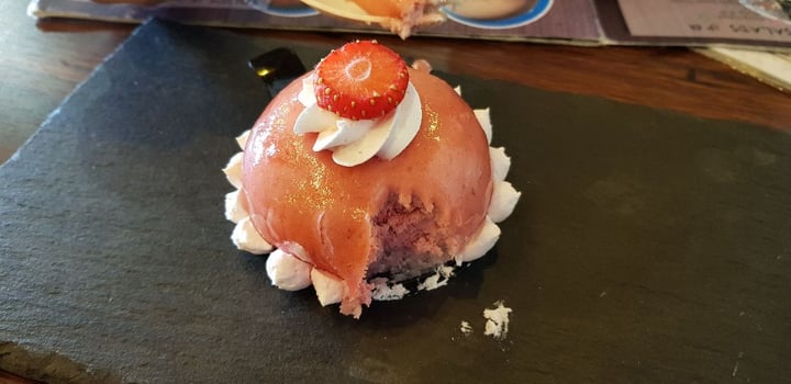 photo of vburg Cafe Rosy Dome shared by @dahuq95 on  30 Apr 2019 - review