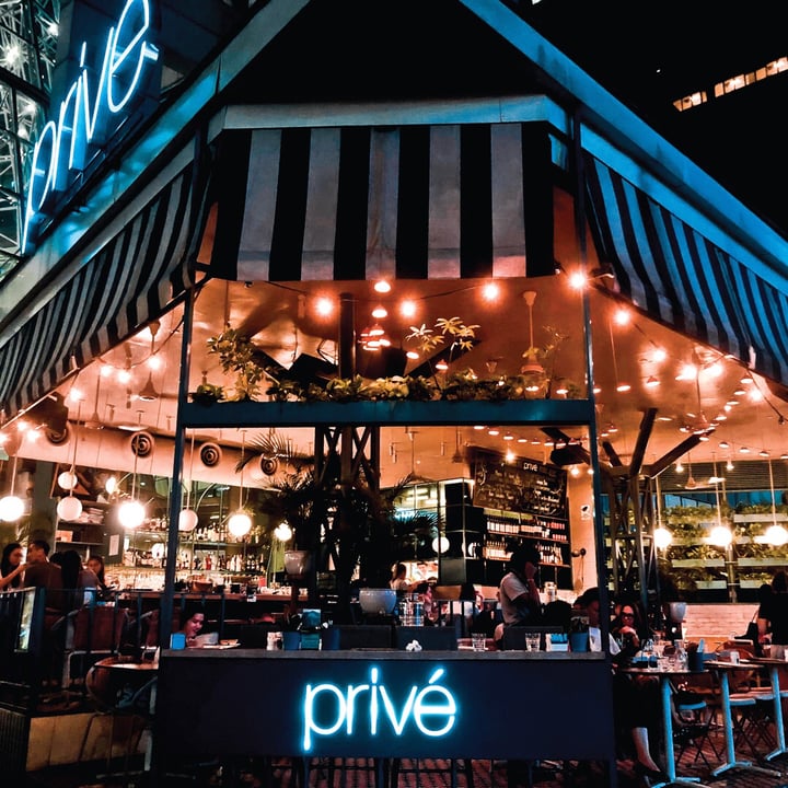 review photo of Privé Wheelock Plant-Based Truffled Mushroom Swiss Burger shared by @alettertovegans on 17 Jun 2019 - review