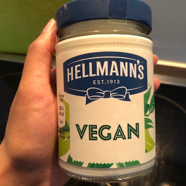 photo of Hellmann’s Hellman’s Vegan Mayonnaise shared by @tashadm on  25 Mar 2020 - review