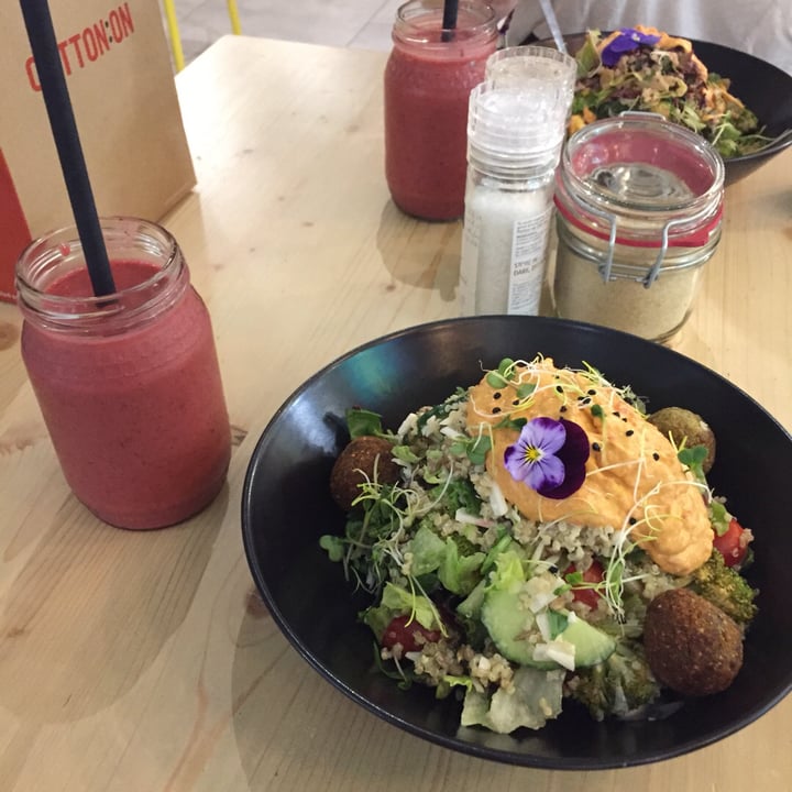 photo of Sweetbeet Build Your Own Salad shared by @nickyvou on  24 Mar 2020 - review