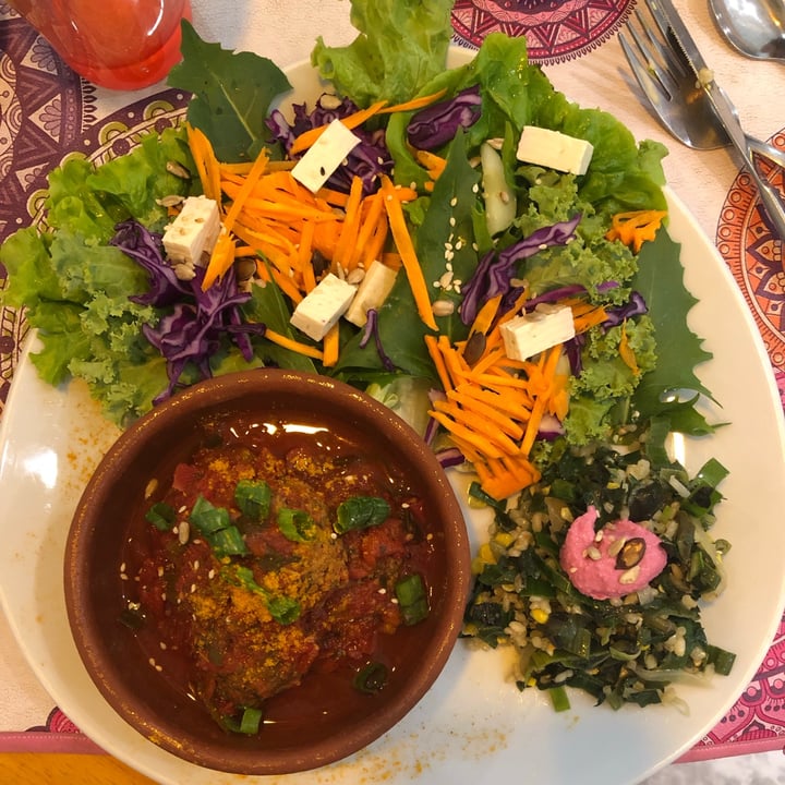 photo of Raslok Albondigas De Soja Con Ensalada shared by @comoplantass on  13 Mar 2021 - review