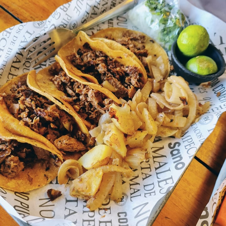 photo of Revolucion Verde Tacos de bistec shared by @vallicard on  14 Oct 2021 - review